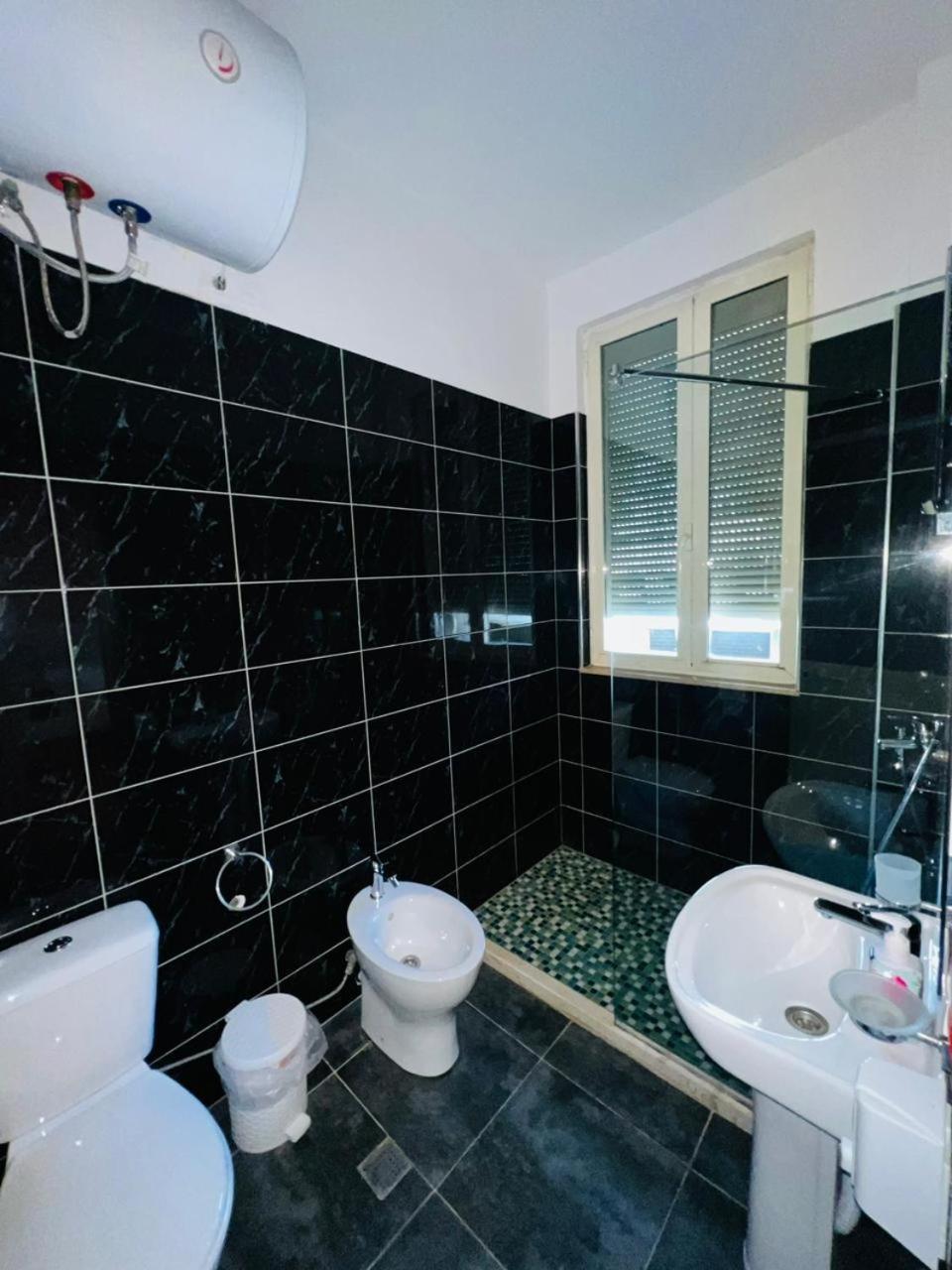 Inn Hotel Shkallnur Bagian luar foto