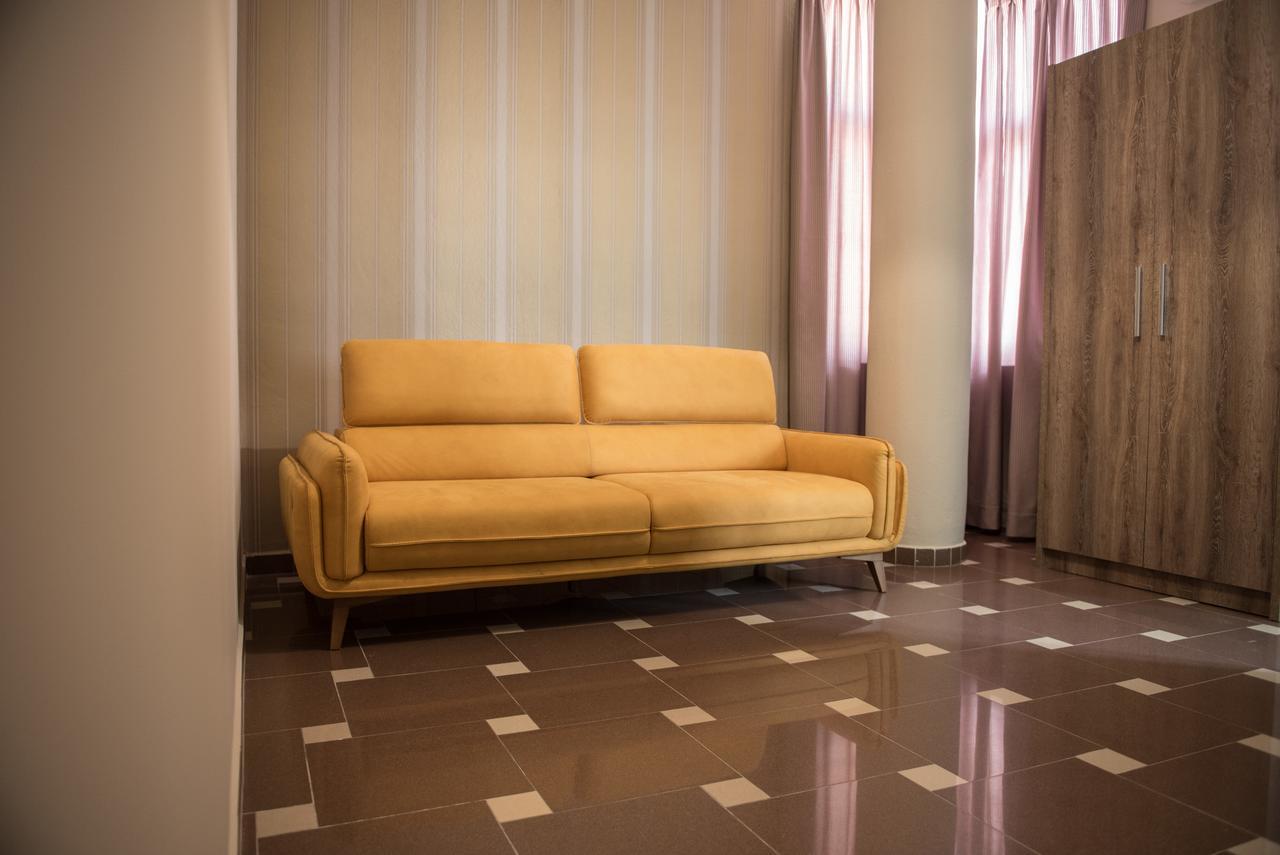 Inn Hotel Shkallnur Bagian luar foto