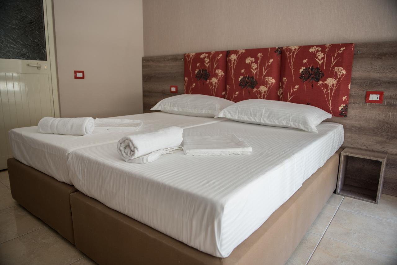 Inn Hotel Shkallnur Bagian luar foto