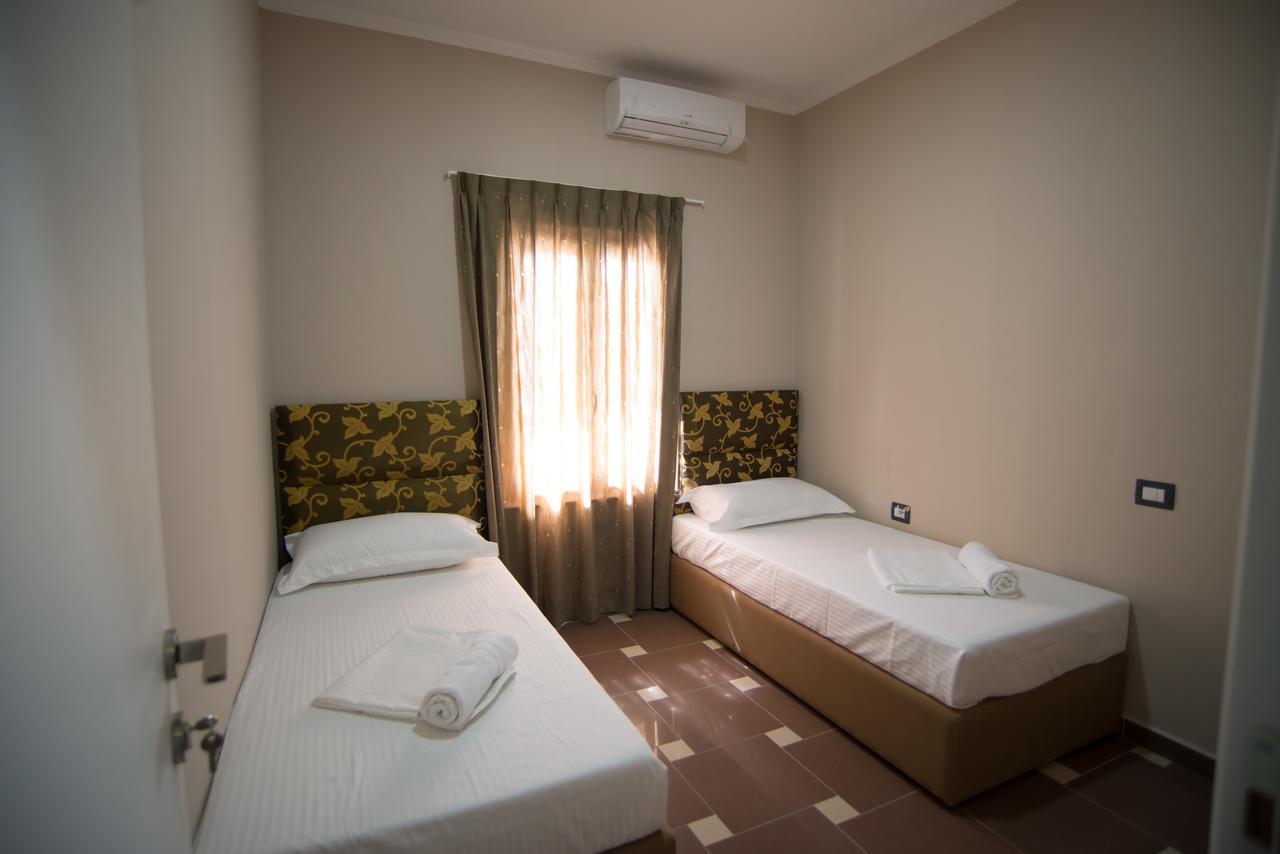 Inn Hotel Shkallnur Bagian luar foto