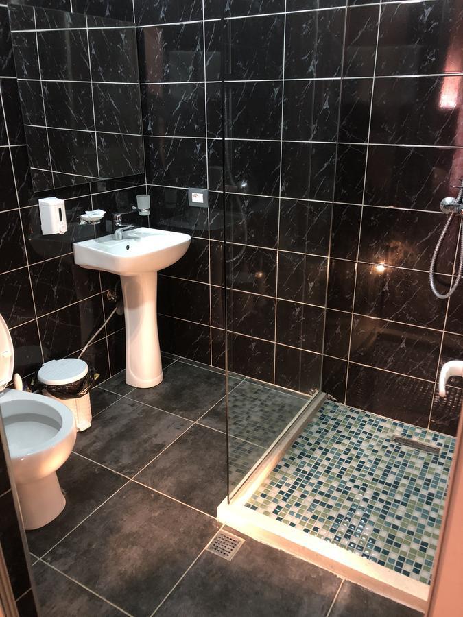 Inn Hotel Shkallnur Bagian luar foto