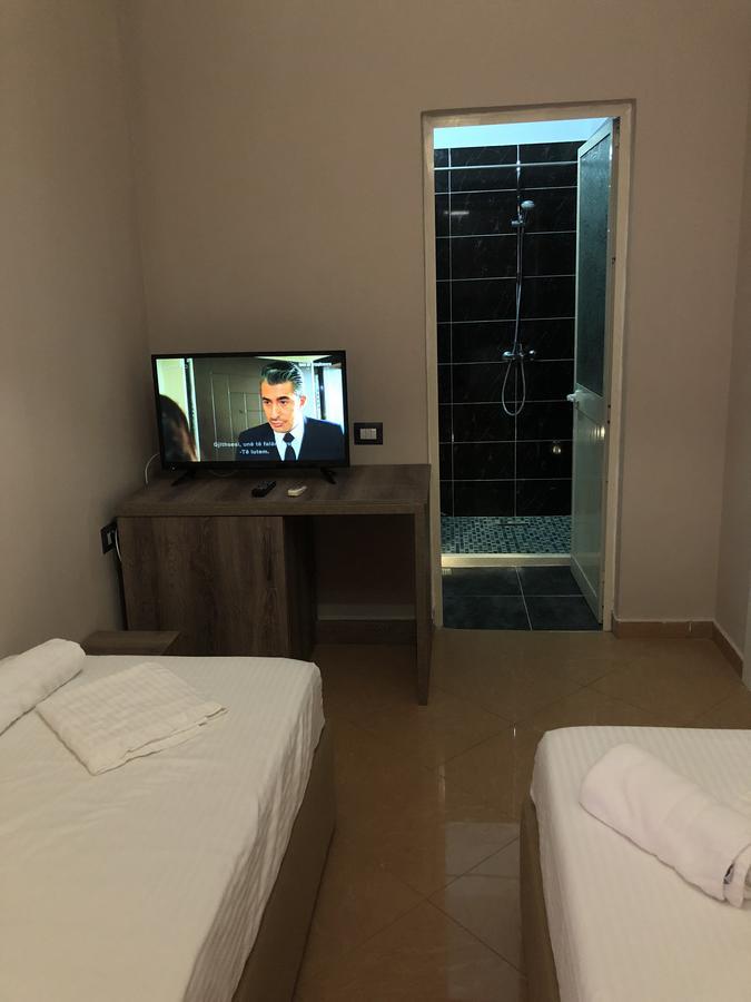 Inn Hotel Shkallnur Bagian luar foto