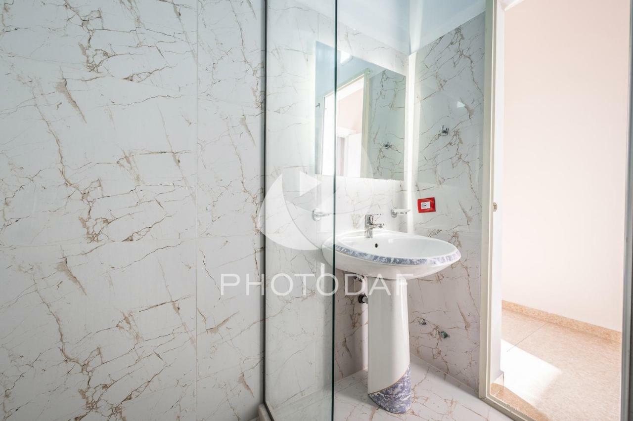 Inn Hotel Shkallnur Bagian luar foto