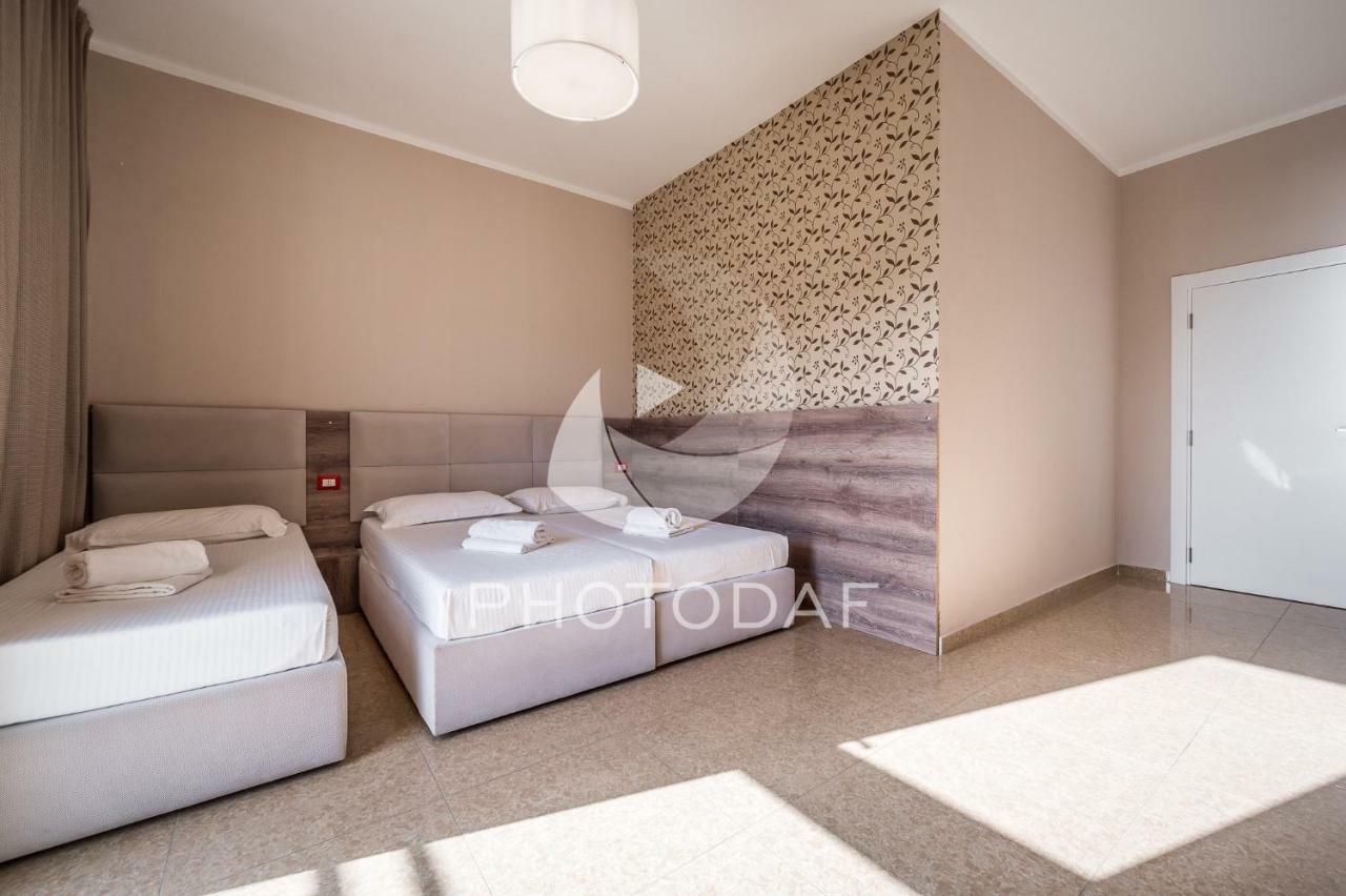 Inn Hotel Shkallnur Bagian luar foto