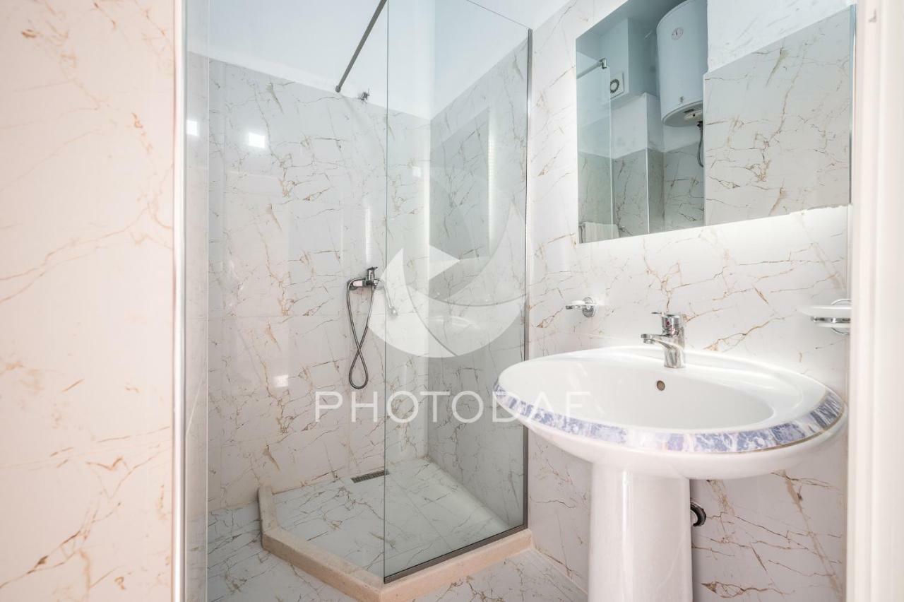 Inn Hotel Shkallnur Bagian luar foto